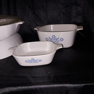FOUR PIECE CORNING WARE BAKING DISHES ONE WITH GLASS LID