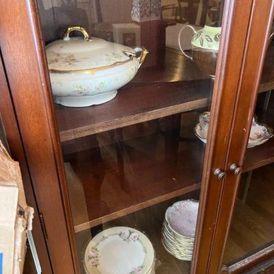 Beautiful porcelain, display cabinet for sale $60