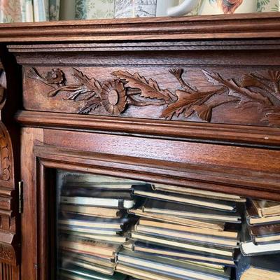 Bookcase Detail