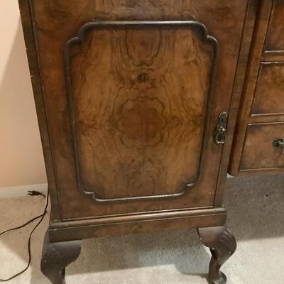 Gorgeous sideboard, good size not too big, not too small 61"L 20"depth 36"H