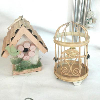 WOODEN WELCOME SIGN-BIRDHOUSES AND CHIMES