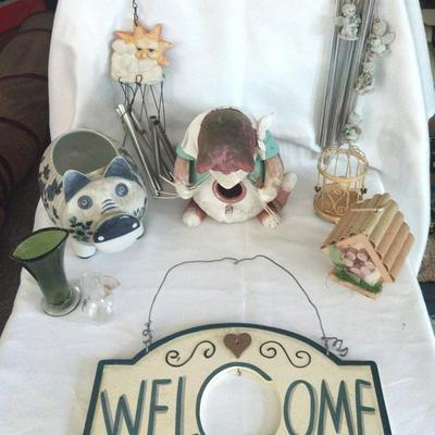 WOODEN WELCOME SIGN-BIRDHOUSES AND CHIMES