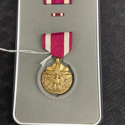 WW2 U.S. Army Meritorious Service Medal & Lapel Pin