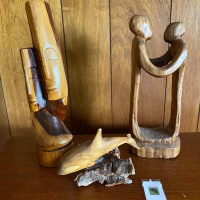 Lot of wood carvings