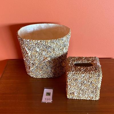 Shell bathroom accessories