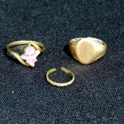 (3) 10K YELLOW GOLD RINGS: ONE HAS PINK