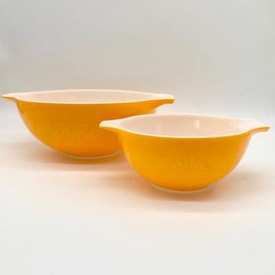 PYREX ~ Nesting Mixing Bowls ~ Set of Four (4)