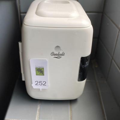 Mini cooler