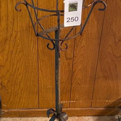 Metal plant stand