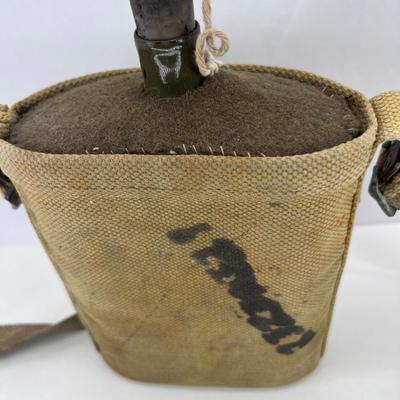 British WW2 felt insulated canteen with cork and green canvas carrier