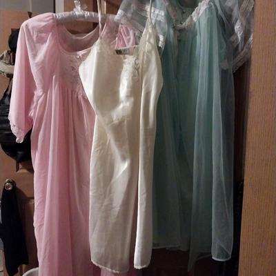 VINTAGE AND NEWER NIGHTIES SZ. M/L