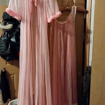 VINTAGE AND NEWER NIGHTIES SZ. M/L