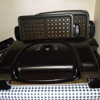 WAFFLE MAKER AND GRILL