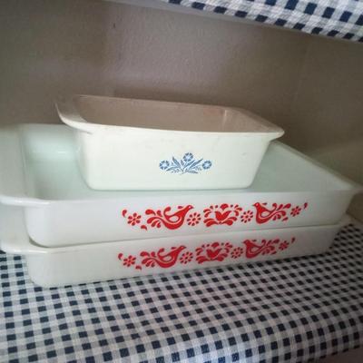 2 PYREX BAKING DISHES AND A CORNING WARE LOAF PAN