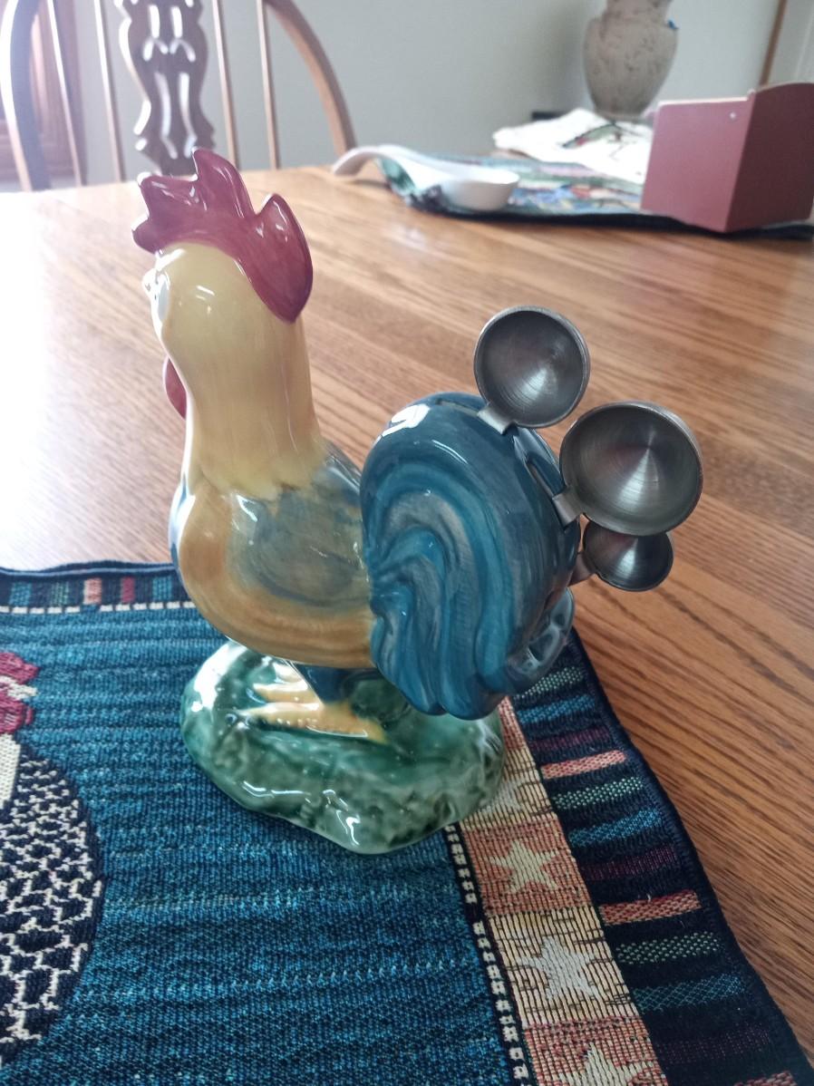 Vintage 6” Ceramic Rooster/Chicken Measuring Spoon Holder With