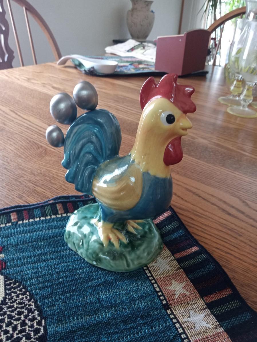 Vintage Ceramic Chicken Measuring Spoon Holder Complete Set 