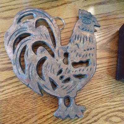 ROOSTER TEAPOT, TRIVET, COASTERS AND A ROOSTER DECOR