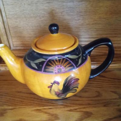 ROOSTER TEAPOT WITH CREAM AND SUGAR SET
