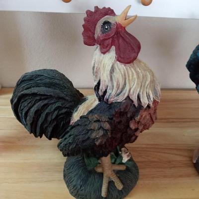 2 DECORATIVE ROOSTERS