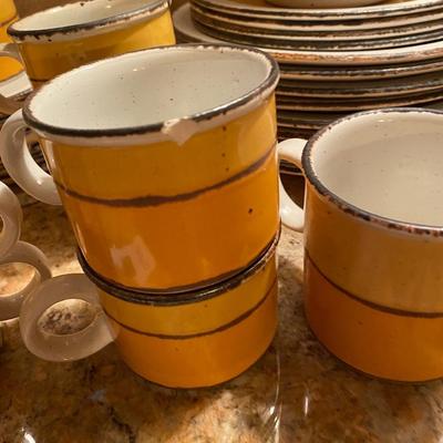 MCM Stonehenge Midwinter dish set from England