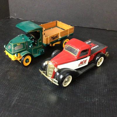 093 Mack & ACE Truck Model Lot