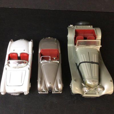 094 Vintage Jaguar & Corvette Lot of 3 Model Cars