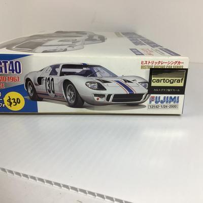 003 1967 FORD GT40 Historic Racing Series Model Kit Car SEALED