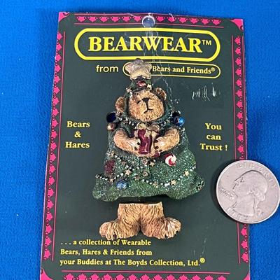 BEARWEAR BEAR CHRISTMAS TREE PIN w/ SPRINGY FEET