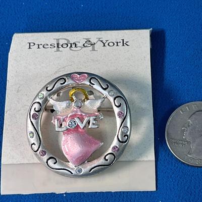 NEW ON CARD ANGEL OF LOVE PIN