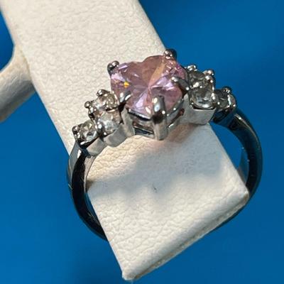 FACETED PINK HEART RING 