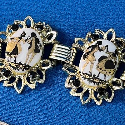 COLONIAL ERA DANCERS SEGMENT BRACELET