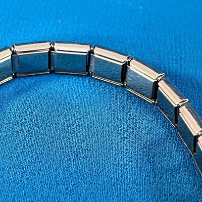 SPRINGY STRETCH SILVERTONE BRACELET 
