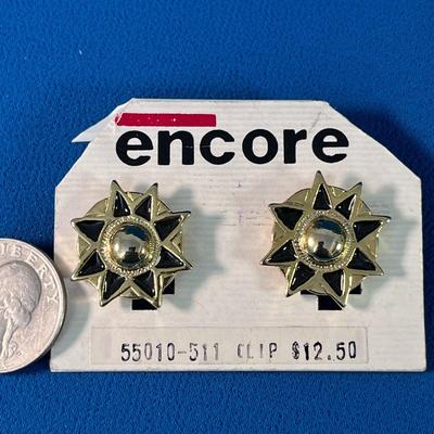 TASTEFUL BLACK AND GOLDTONE STARBURST EARRINGS 