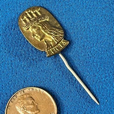 OLD STICK PIN â€œLUCIAâ€ PRINCESS WITH CANDLE CROWN