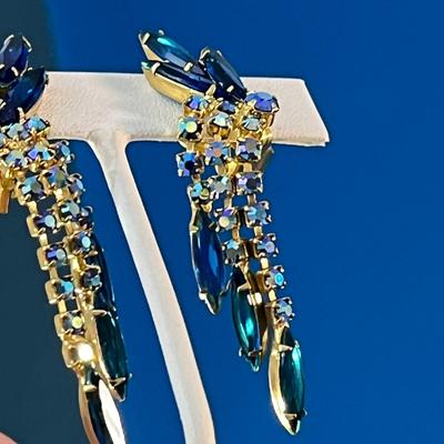 ELEGANT ELONGATED BLUE RHINESTONE EARRINGS