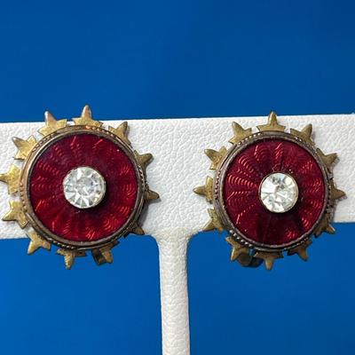VINTAGE EARRINGS CRANBERRY COLORED RING AROUND RHINESTONE CENTER