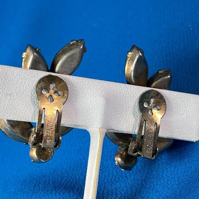 OLD TIME â€œREGENCYâ€ FOOTBALL SHAPED PRONG SET RHINESTONE EARRINGS