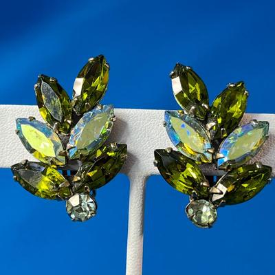 OLD TIME â€œREGENCYâ€ FOOTBALL SHAPED PRONG SET RHINESTONE EARRINGS