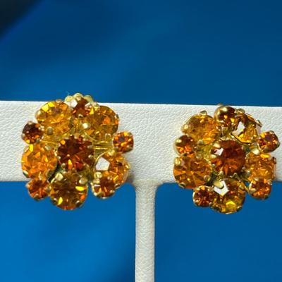 GOLDEN BUTTERSCOTCH PRONG SET RHINESTONE CLUSTER EARRINGS
