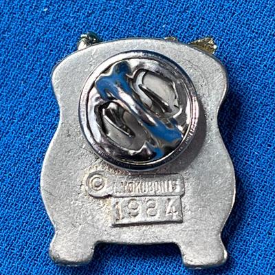 POT OF GOLD PIN PEWTER-LIKE POT w/SHINY GOLD ORE BRIMMING!