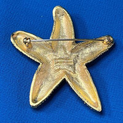 FUN STAR FISH PIN