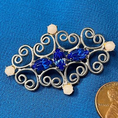 POSH FILIGREE PIN w/BLUE PRONG SET RHINESTONES AND FAUX PEARLS