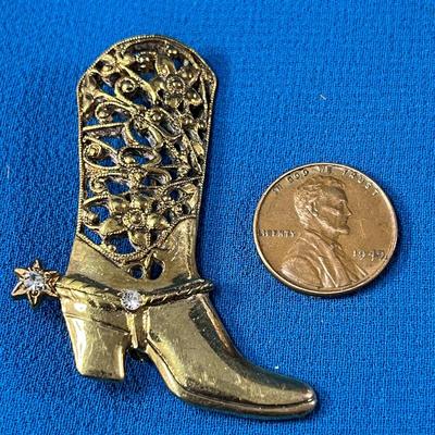 COWBOY BOOT PIN GOLDTONE FANCY WORK