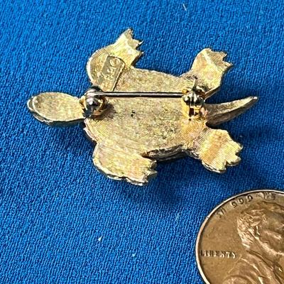 SWEET â€œTRIFARIâ€ TURTLE PIN