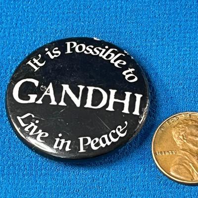 VINTAGE PIN BACK â€œGANDHIâ€ BUTTON
