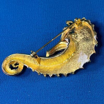 ENAMELED SEA HORSE PIN