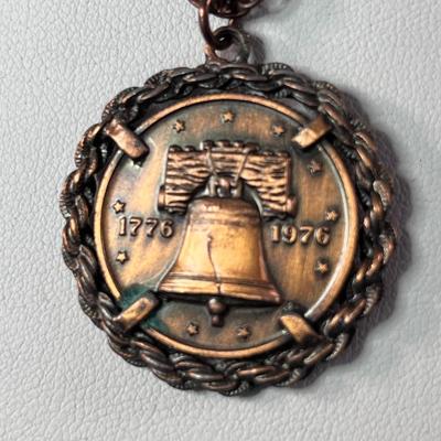 BICENTENNIAL 1-1/4â€ MEDALLION COPPERIZED WITH 19â€ CHAIN