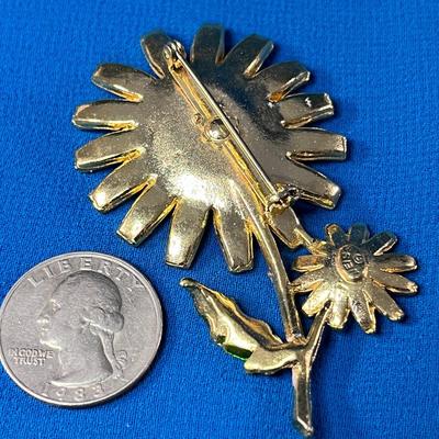 â€œWEISSâ€ QUALITY ENAMELED PIN BROOCH LOVELY 3â€ FLOWER
