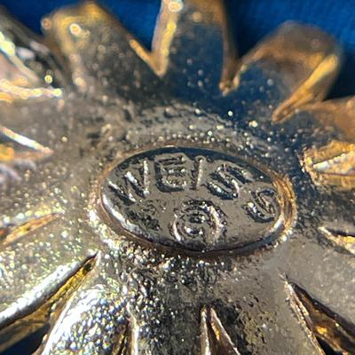 â€œWEISSâ€ QUALITY ENAMELED PIN BROOCH LOVELY 3â€ FLOWER