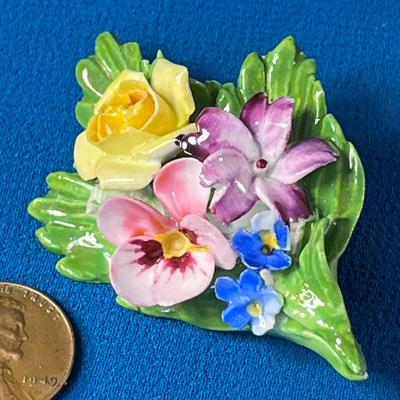 DENTON ENGLAND BOUQUET OF PORCELAIN CHINA FLOWERS PIN